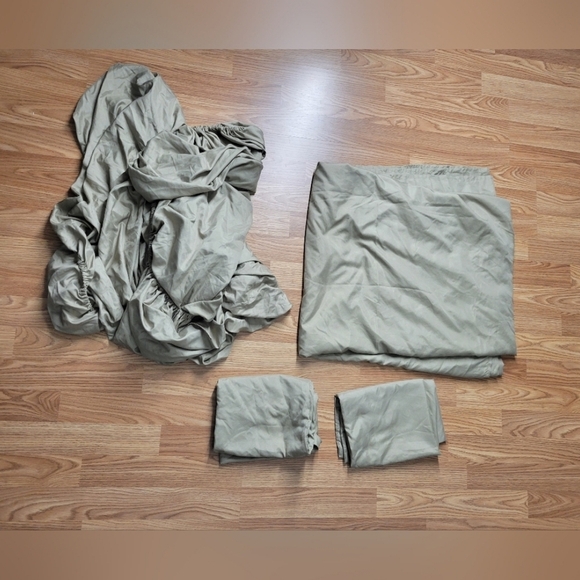Comfy Bedding Set - Picture 1 of 2